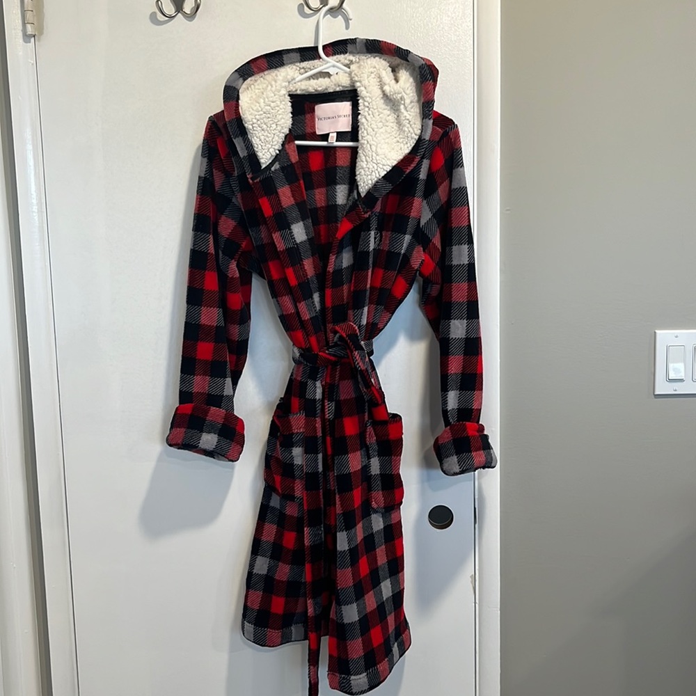COPY - VS Plaid Robe - Picture 1 of 7